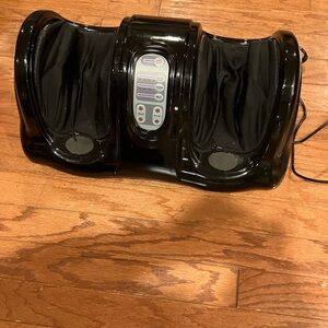 The Shiatsu.. Kneading and Rolling Foot Massager soothes feet for hours